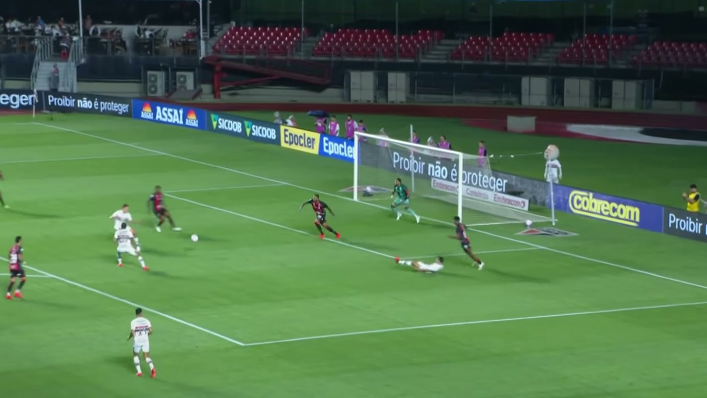 Calleri decide com dois gols contra o Vitória, mas a vitória do São Paulo ainda passa por um susto nos últimos lances no Morumbis